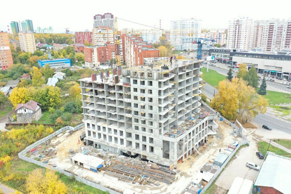 Ход строительства нижегородского ЖК у берега Волги сняли с высоты
